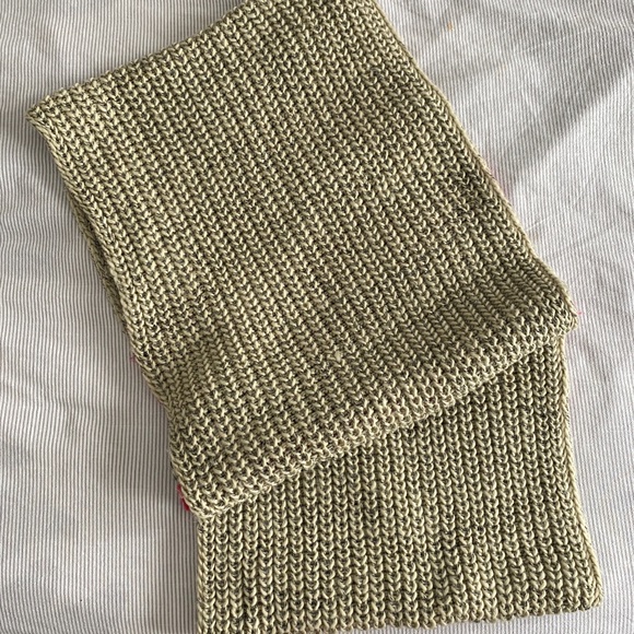 Roots Colour-Block Chunky Knit Infinity Scarf - Picture 7 of 12